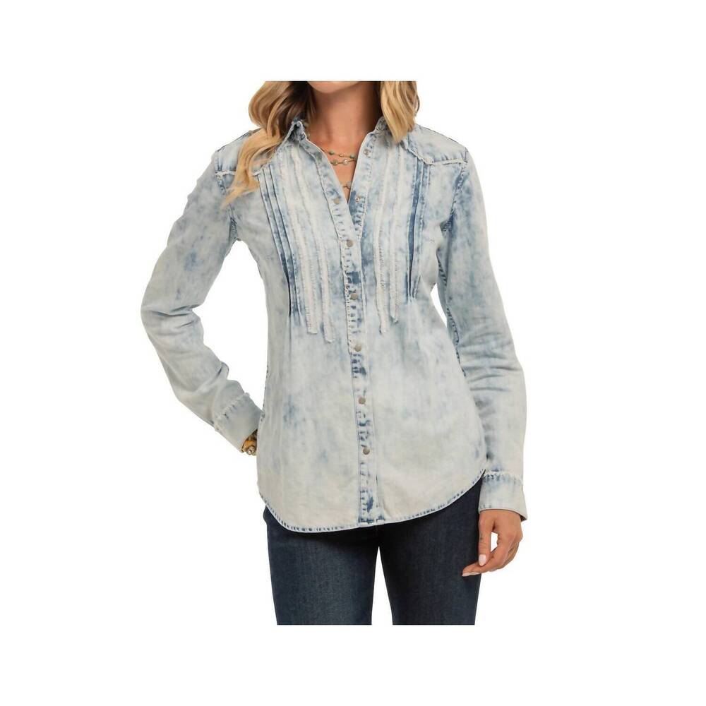 NEW MADISON CREEK OUTFITTERS jessie button shirt in chambray